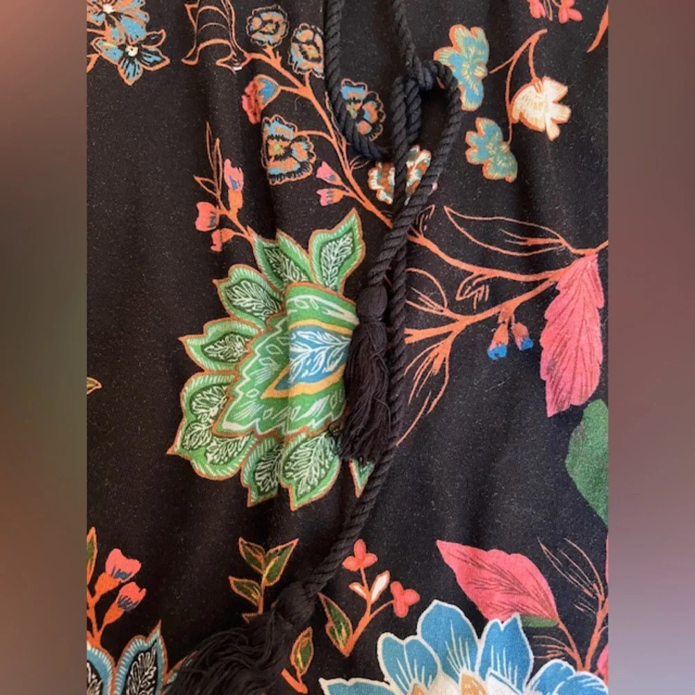 Daniel Rainn Black floral Textured Blouse - Picture 2 of 4